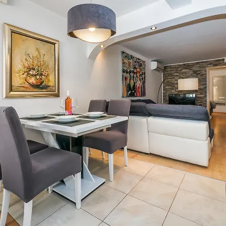 Apartment Relaxing 2bd Apartment, Ground Floor - Walk To Old Town