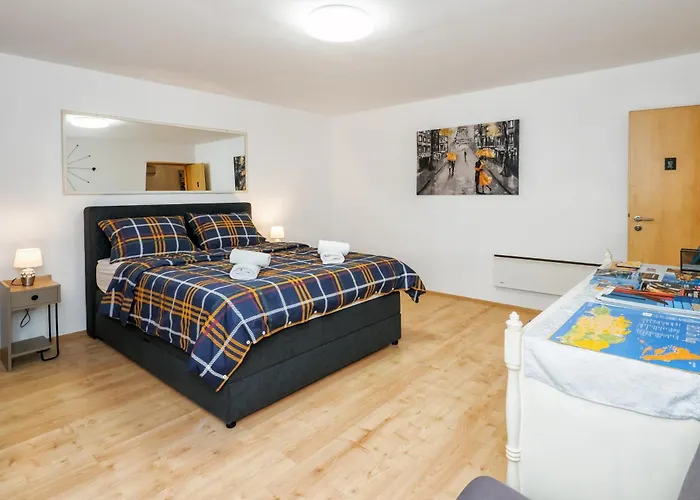 Apartment Relaxing 2bd Apartment, Ground Floor - Walk To Old Town Split