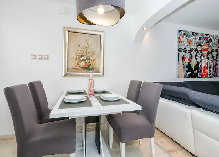 Apartment Relaxing 2bd Apartment, Ground Floor - Walk To Old Town Split
