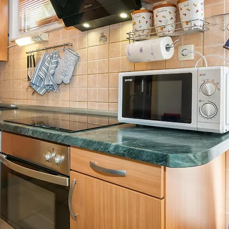 Daire Relaxing 2bd Apartment, Ground Floor - Walk To Old Town